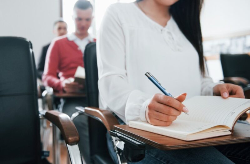 Clases presenciales para la oposición a Prisiones_ método, ritmo y resultados